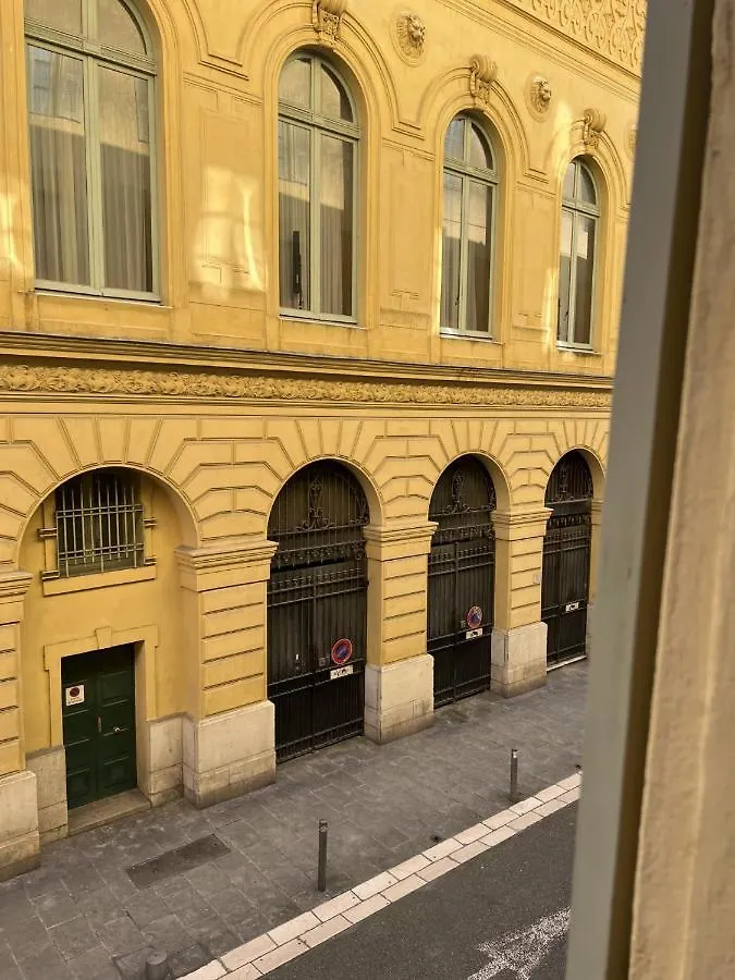 Sublime Appartement 2 Pieces Au Coeur De La Vieille Ville Nice
