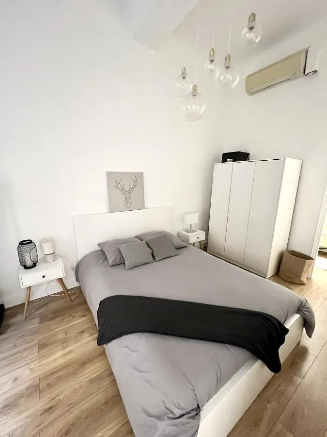 Sublime Appartement 2 Pieces Au Coeur De La Vieille Ville Nice